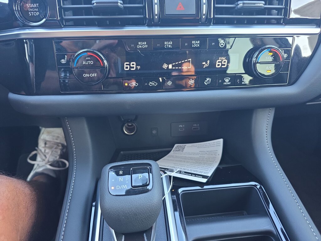 New 2025 Nissan Pathfinder SL image 13