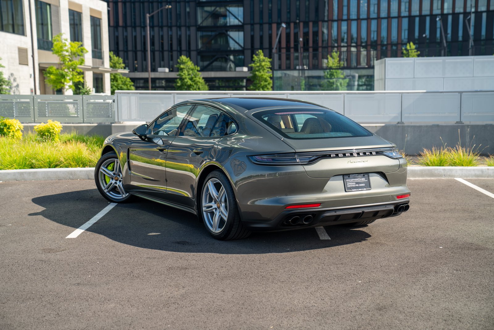 Certified 2023 Porsche Panamera 4 AWD/4WD image 3