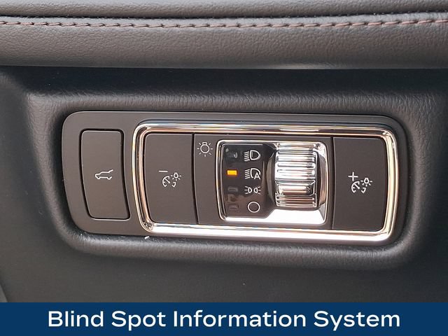 Used 2023 Lincoln Aviator AWD w/ Premium Package image 9