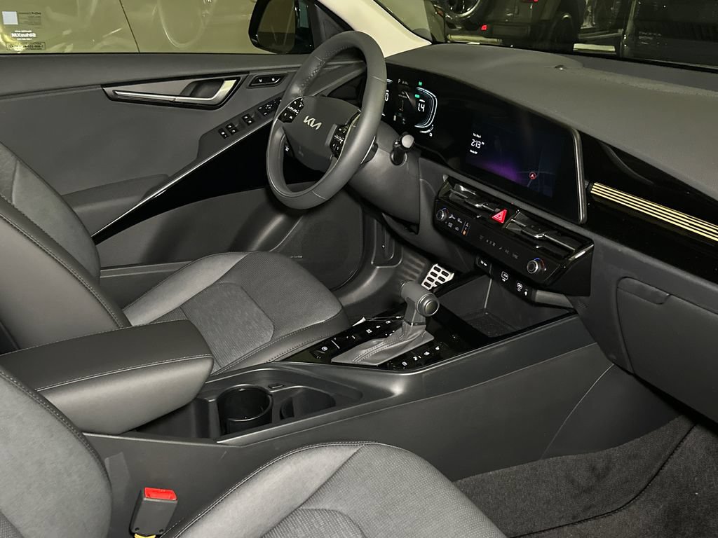 New 2026 Kia Niro SX Touring FWD image 11