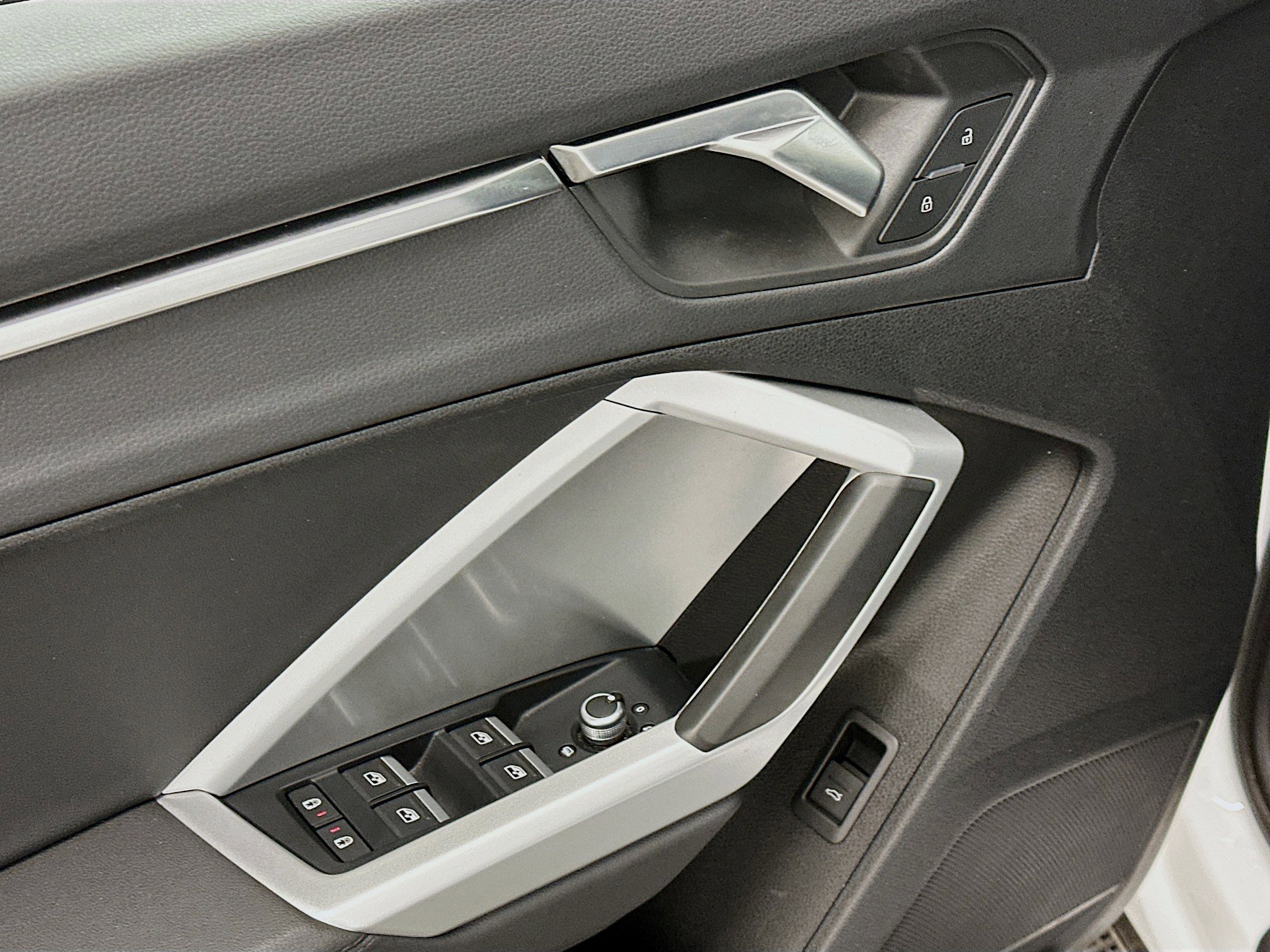 Used 2025 Audi Q3 2.0T Premium image 15