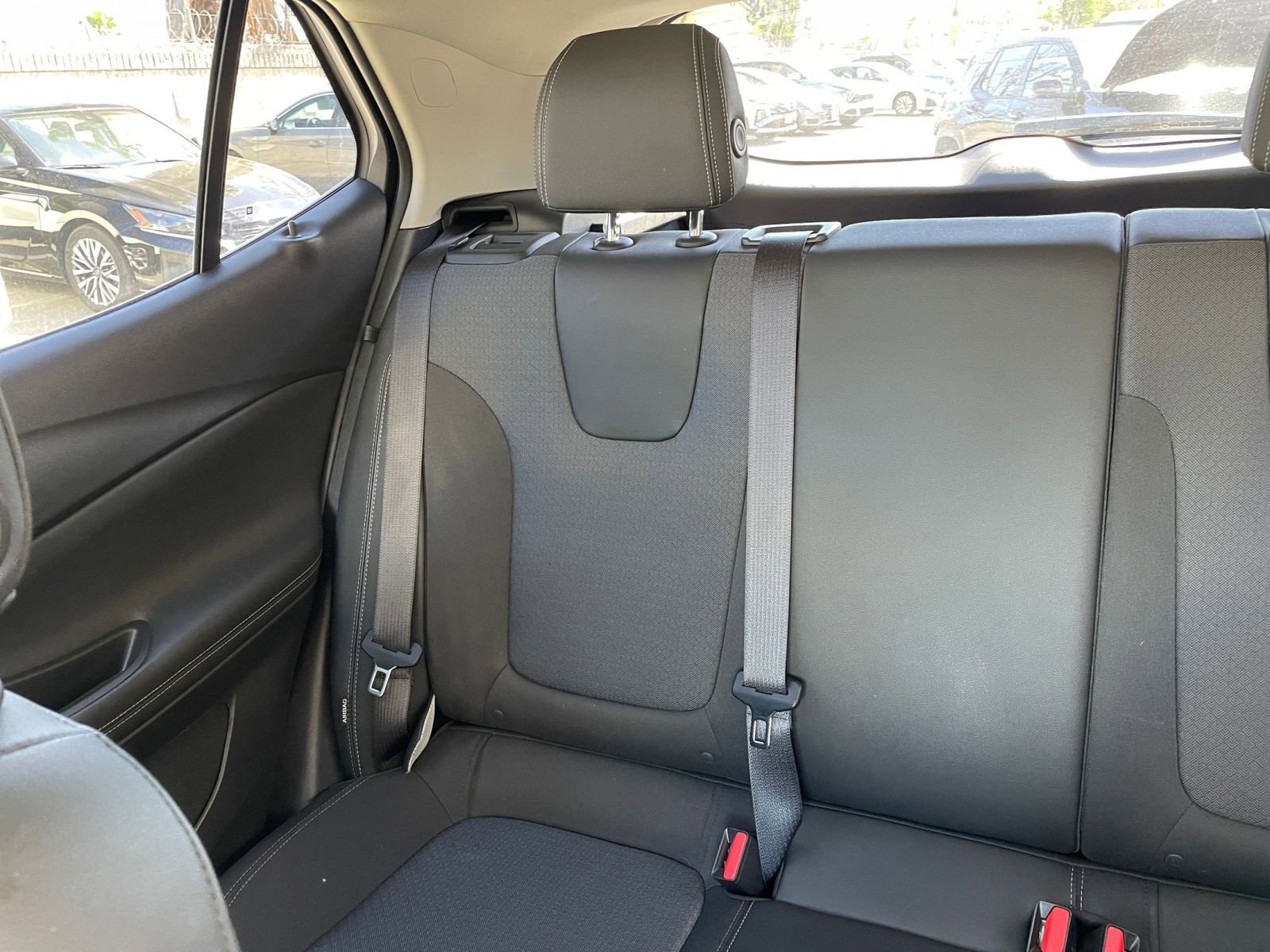 Used 2025 Buick Encore GX Preferred image 38