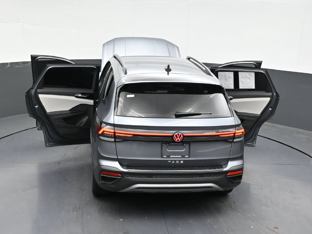 Used 2025 Volkswagen Taos S FWD image 35