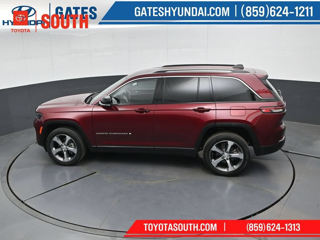 Used 2023 Jeep Grand Cherokee Limited AWD/4WD image 48
