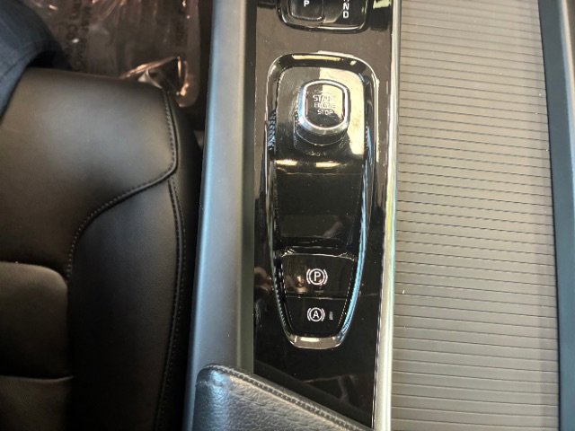 Used 2023 Volvo XC60 T8 Core w/ Climate Package image 28