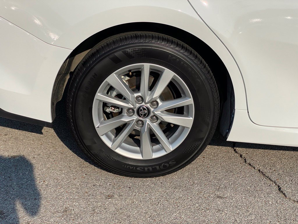 Used 2025 Toyota Camry LE FWD image 9