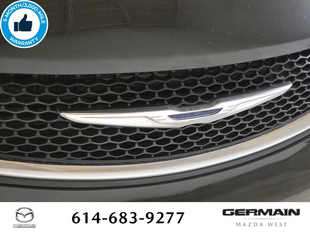 Used 2017 Chrysler Pacifica Touring-L FWD image 15