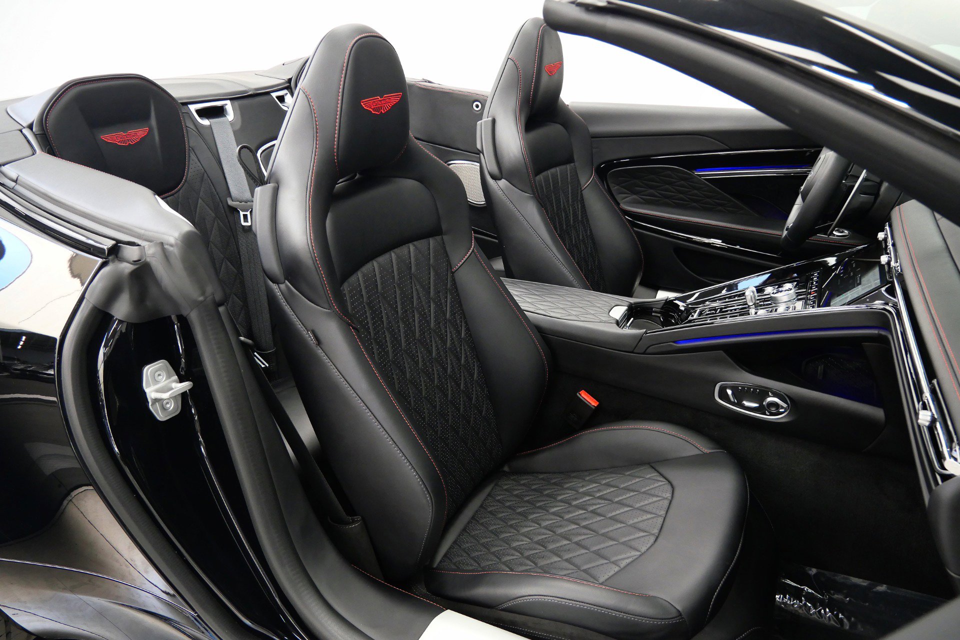 Used 2025 Aston Martin DB12 Convertible RWD image 26