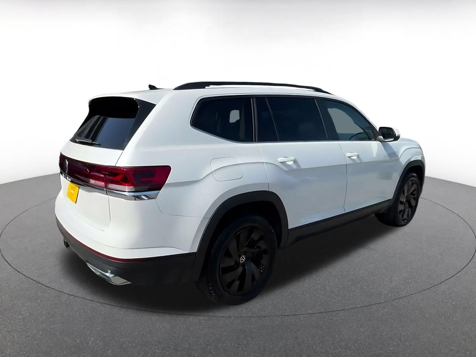 Used 2026 Volkswagen Atlas SE FWD image 12