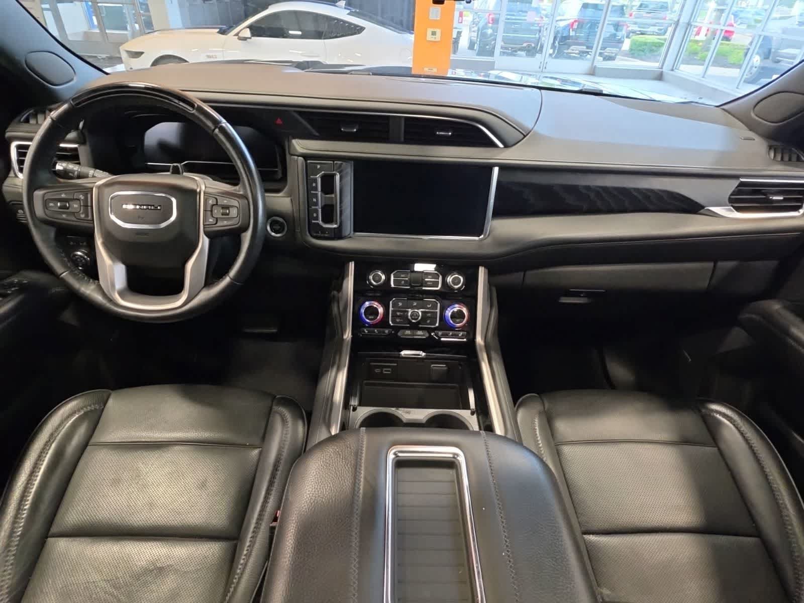 Used 2024 GMC Yukon XL Denali w/ Denali Reserve Package AWD/4WD image 31