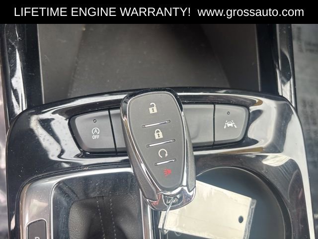 Used 2025 Chevrolet Trax LT w/ LT Convenience Package FWD image 18