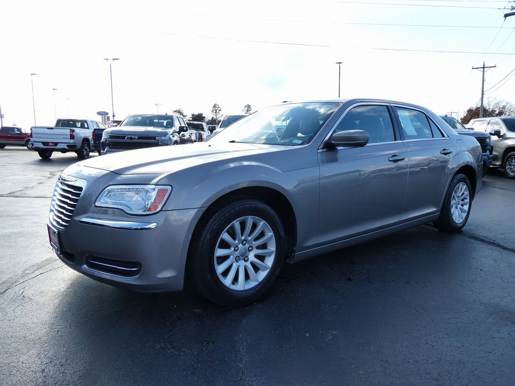 Used 2014 Chrysler 300 image 8