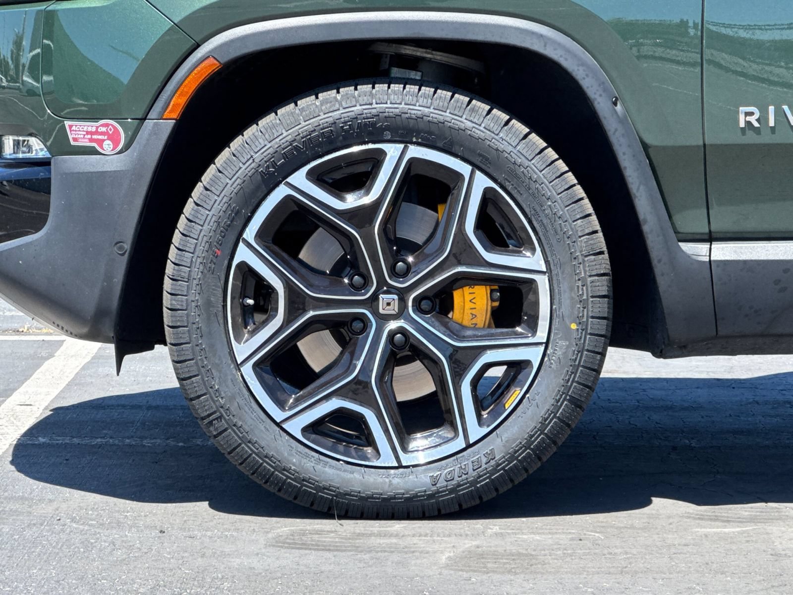 Used 2022 Rivian R1S Launch Edition AWD/4WD image 28
