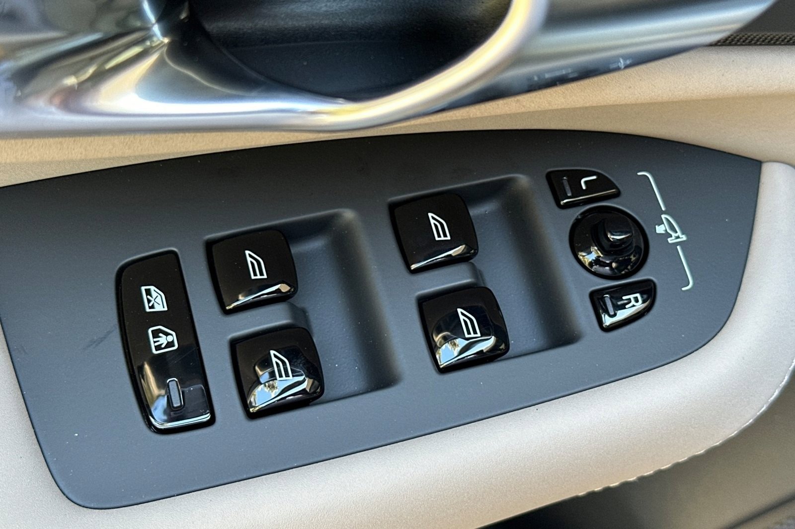 New 2026 Volvo XC90 T8 Plus image 15