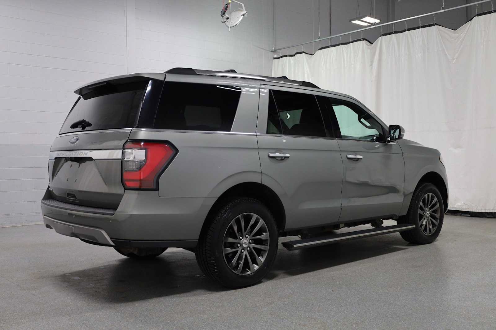 Used 2019 Ford Expedition Limited AWD/4WD image 9