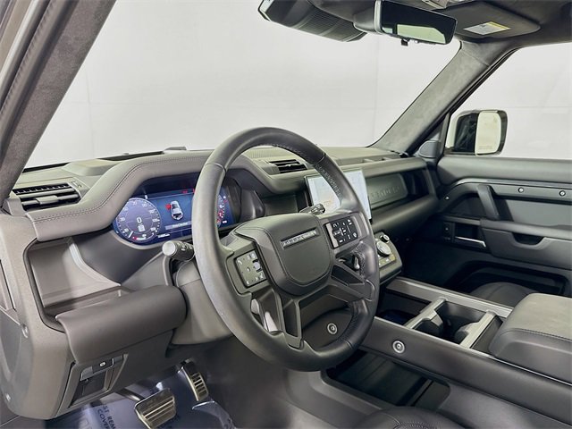 Certified 2025 Land Rover Defender 110 V8 image 9