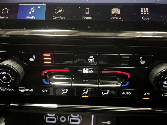 New 2025 Jeep Grand Cherokee L Limited w/ Black Appearance Package image 8