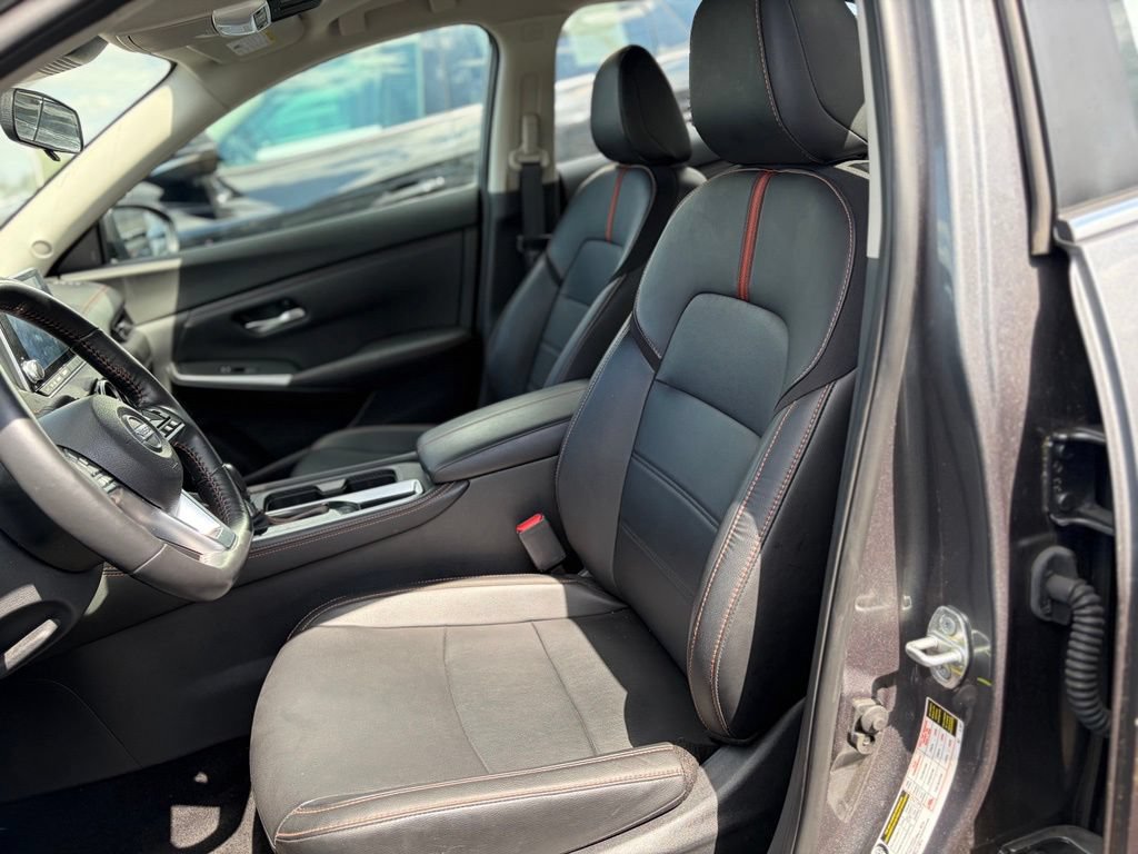 Used 2023 Nissan Sentra SR w/ SR Premium Package FWD image 20