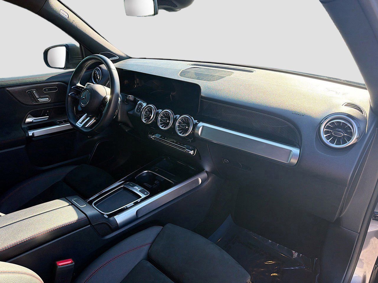 Used 2025 Mercedes-Benz GLB 35 AMG 4MATIC image 15