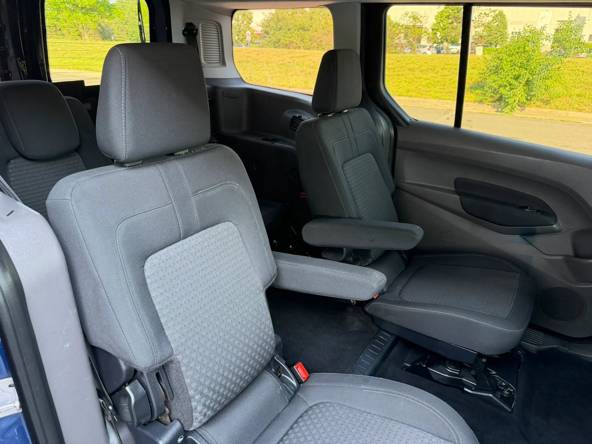 Used 2020 Ford Transit Connect XLT FWD image 13