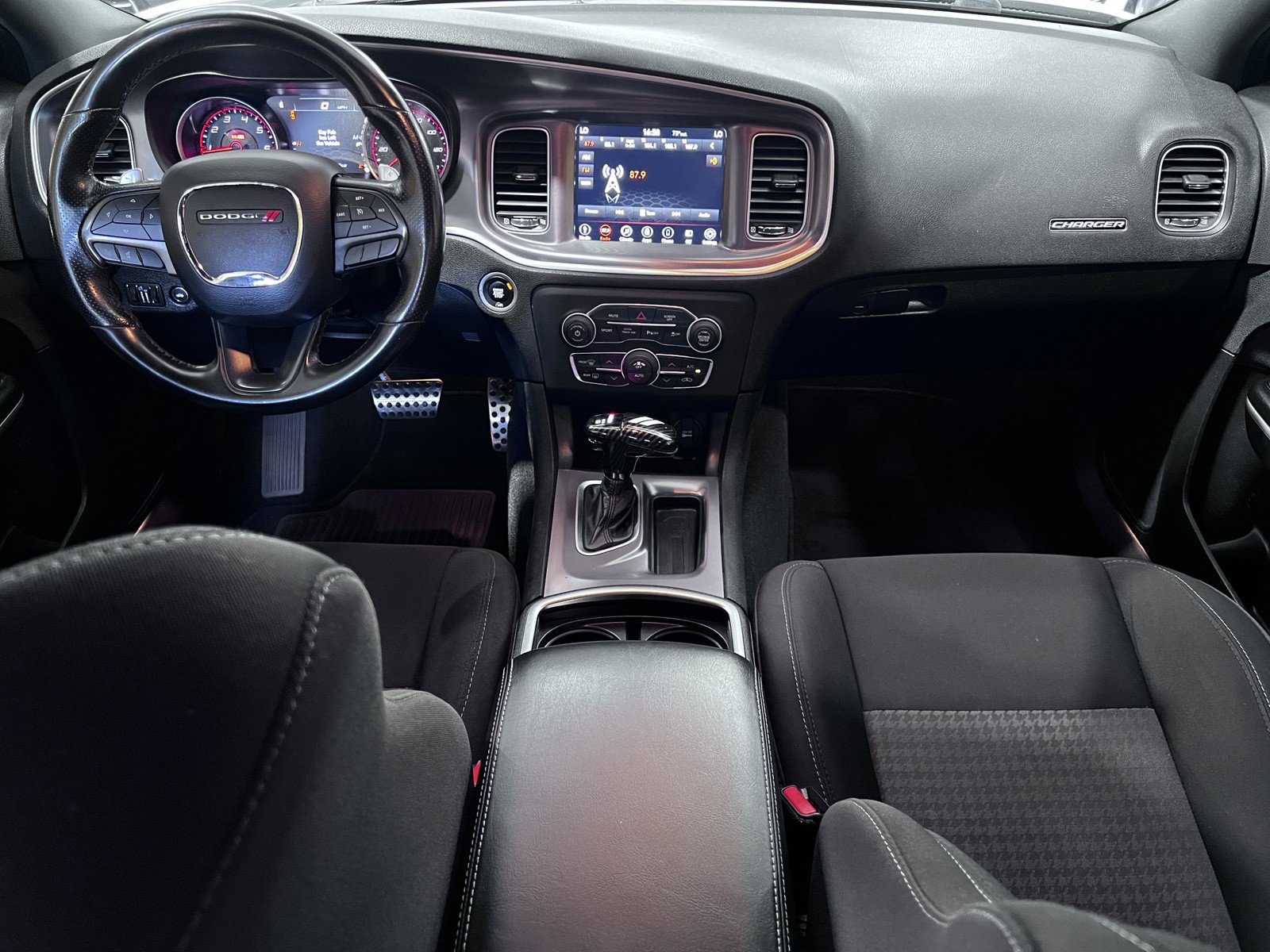 Used 2019 Dodge Charger GT image 13