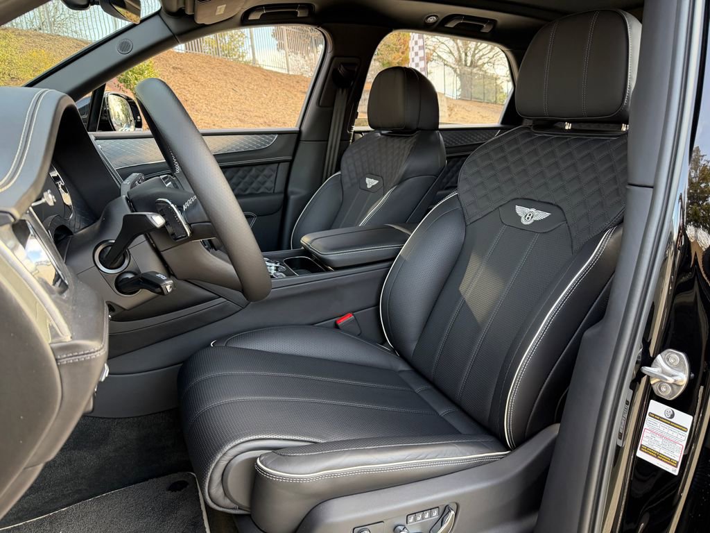 Used 2023 Bentley Bentayga Speed image 17