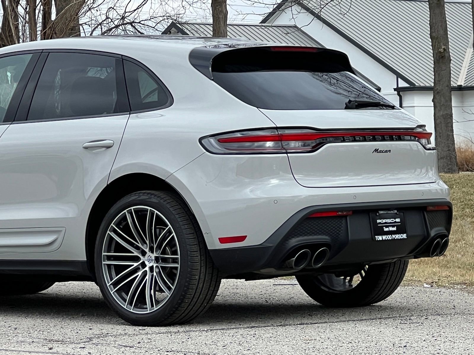 Certified 2025 Porsche Macan image 10