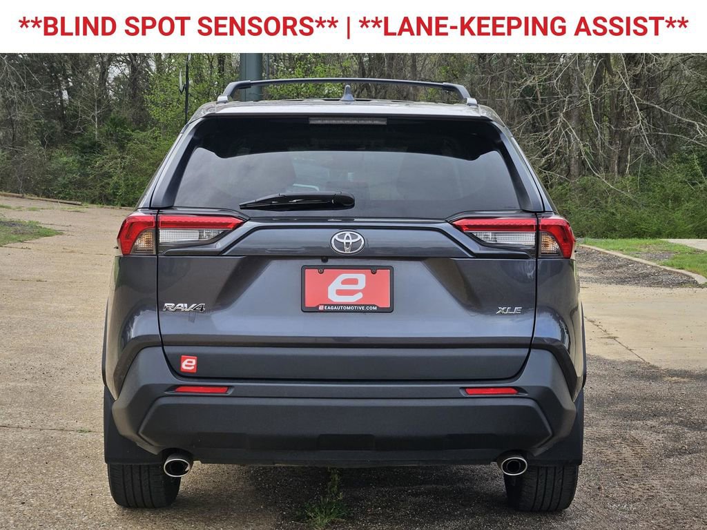 Used 2023 Toyota RAV4 XLE Premium image 7