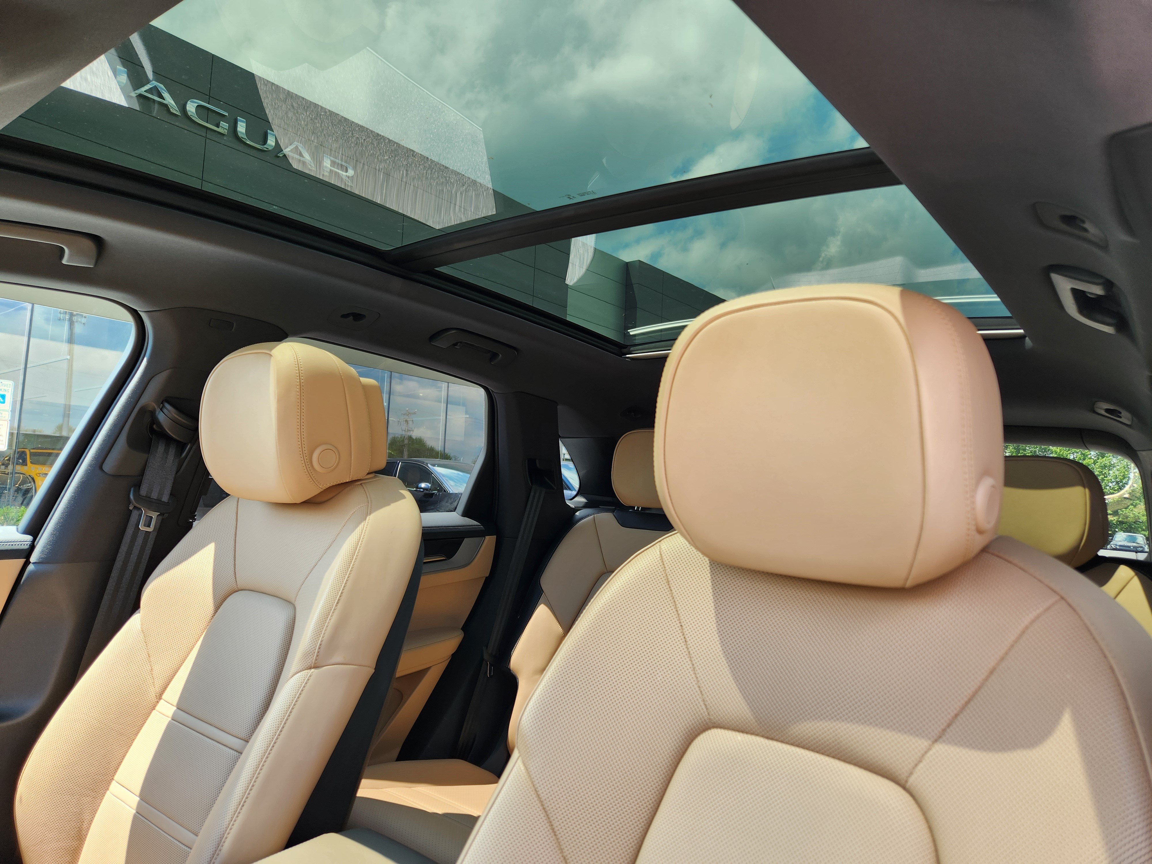 Used 2025 Porsche Cayenne AWD/4WD image 12