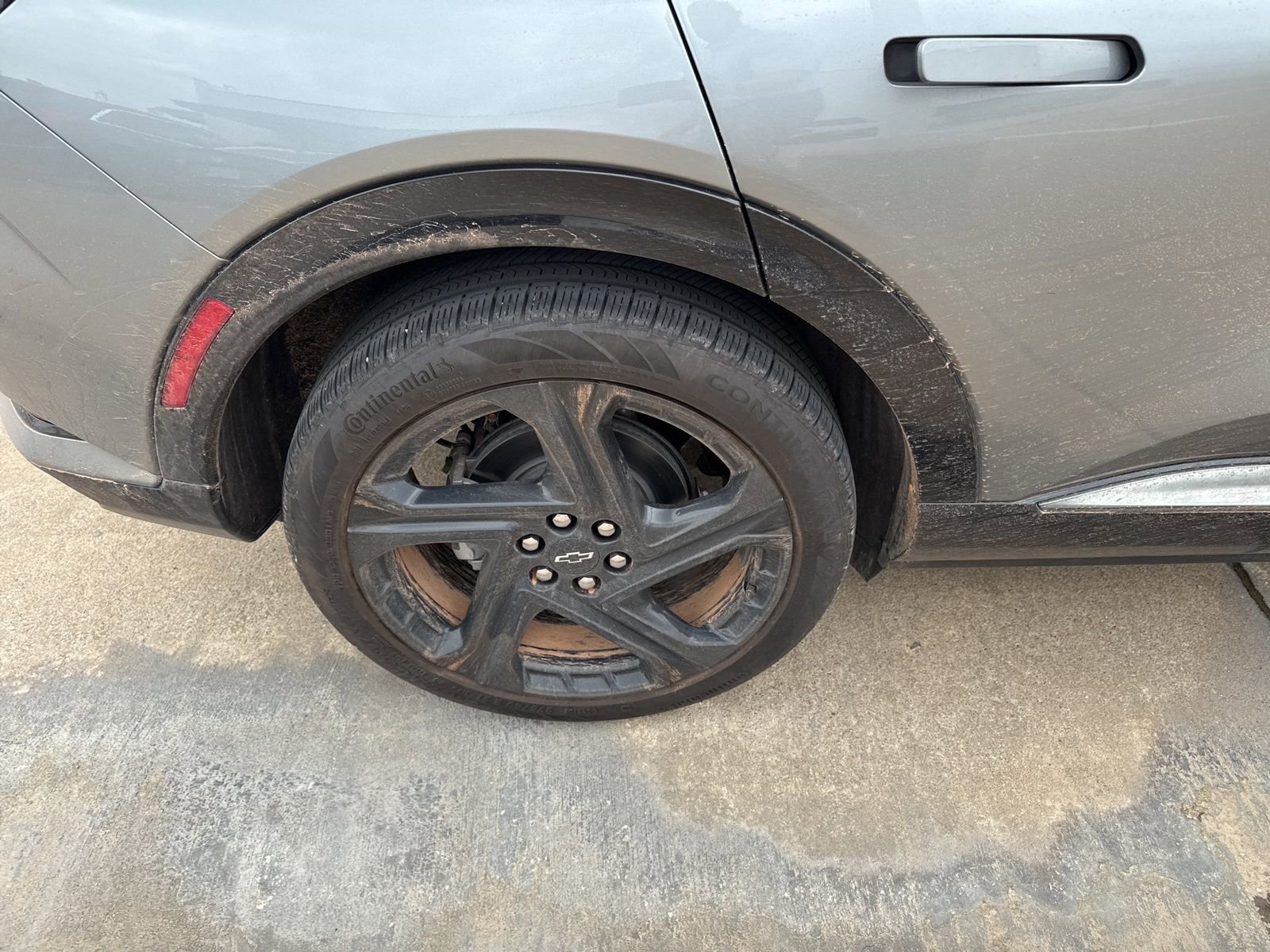 Used 2025 Chevrolet Equinox EV RS FWD image 8