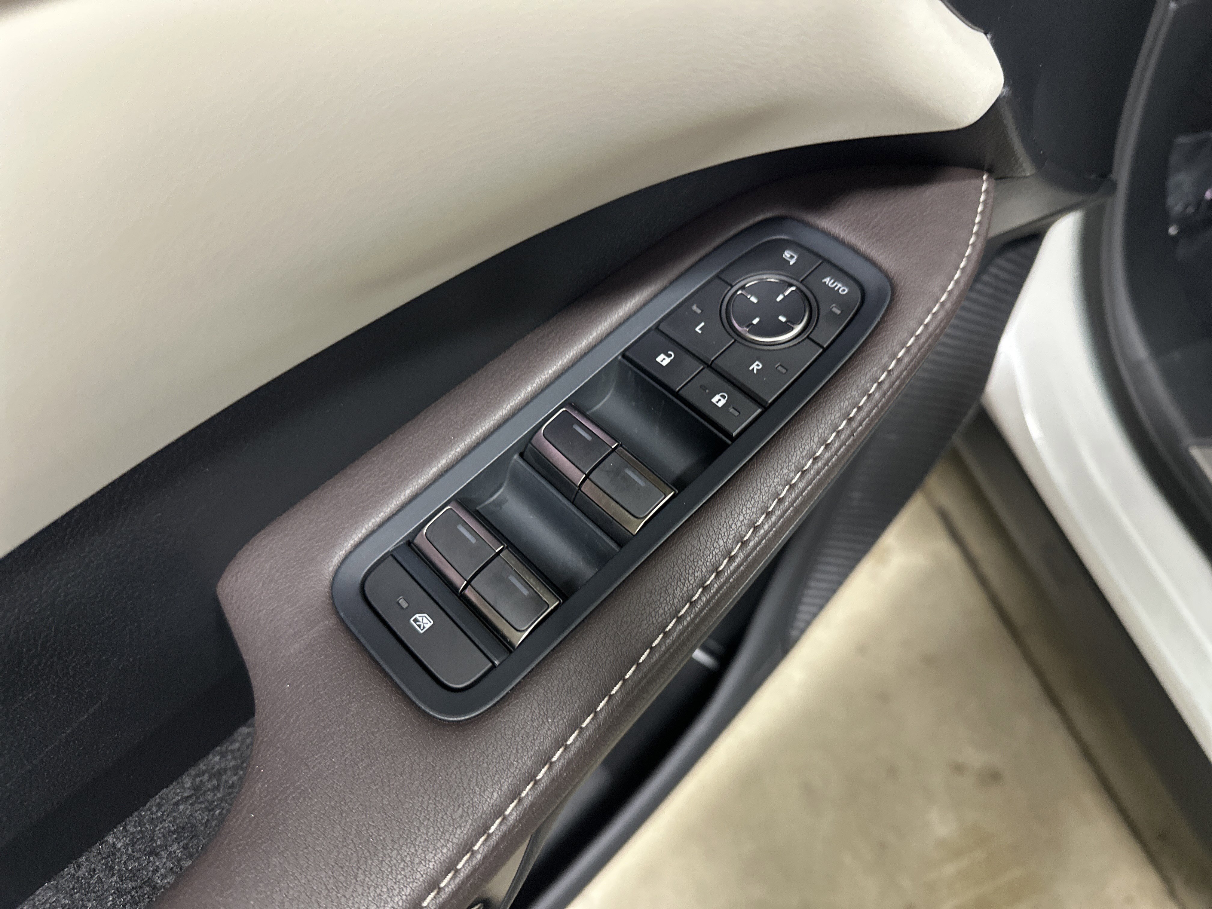 Certified 2025 Lexus RX 350 AWD w/ Convenience Package image 15