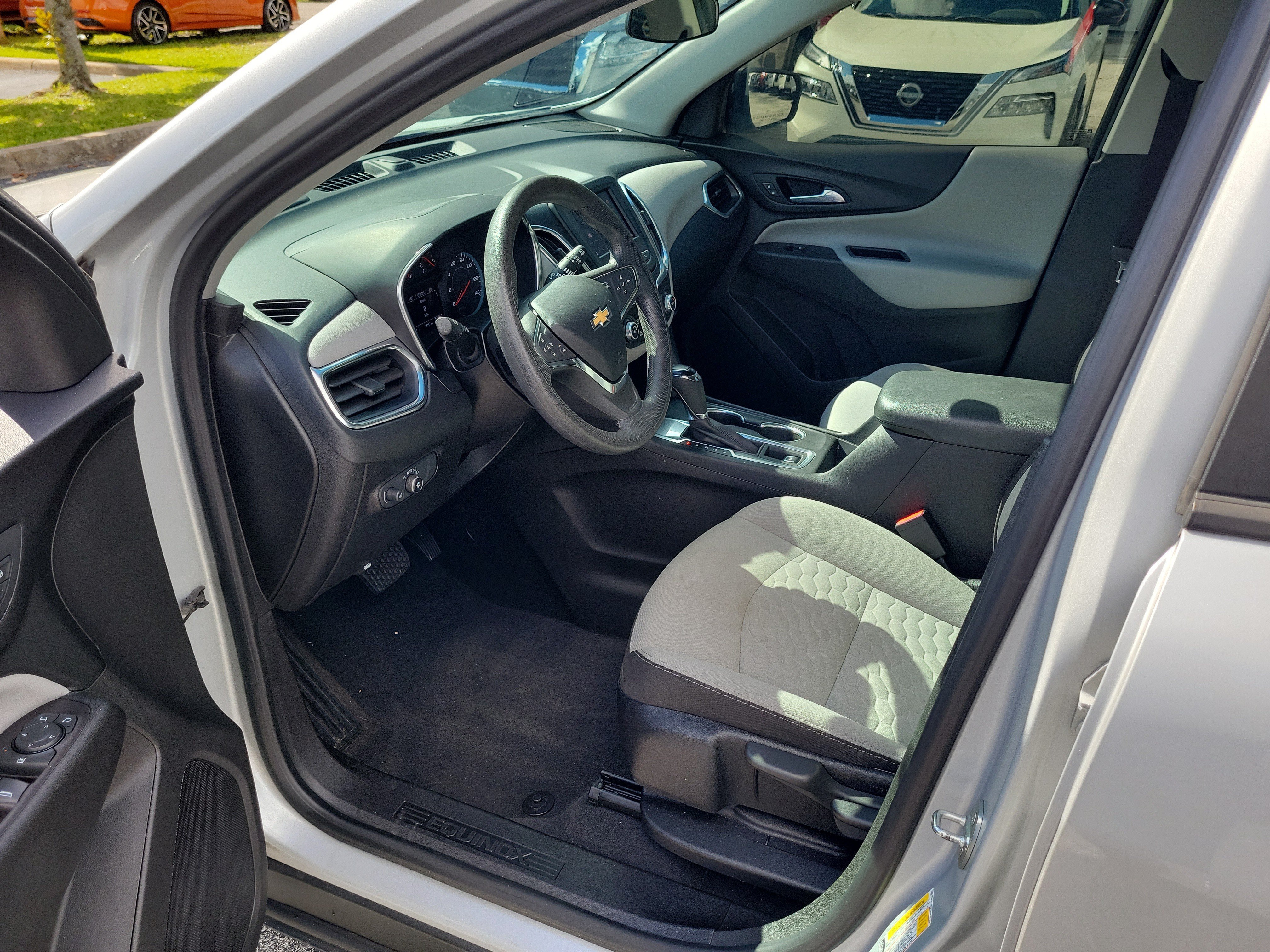 Used 2021 Chevrolet Equinox LS FWD image 11