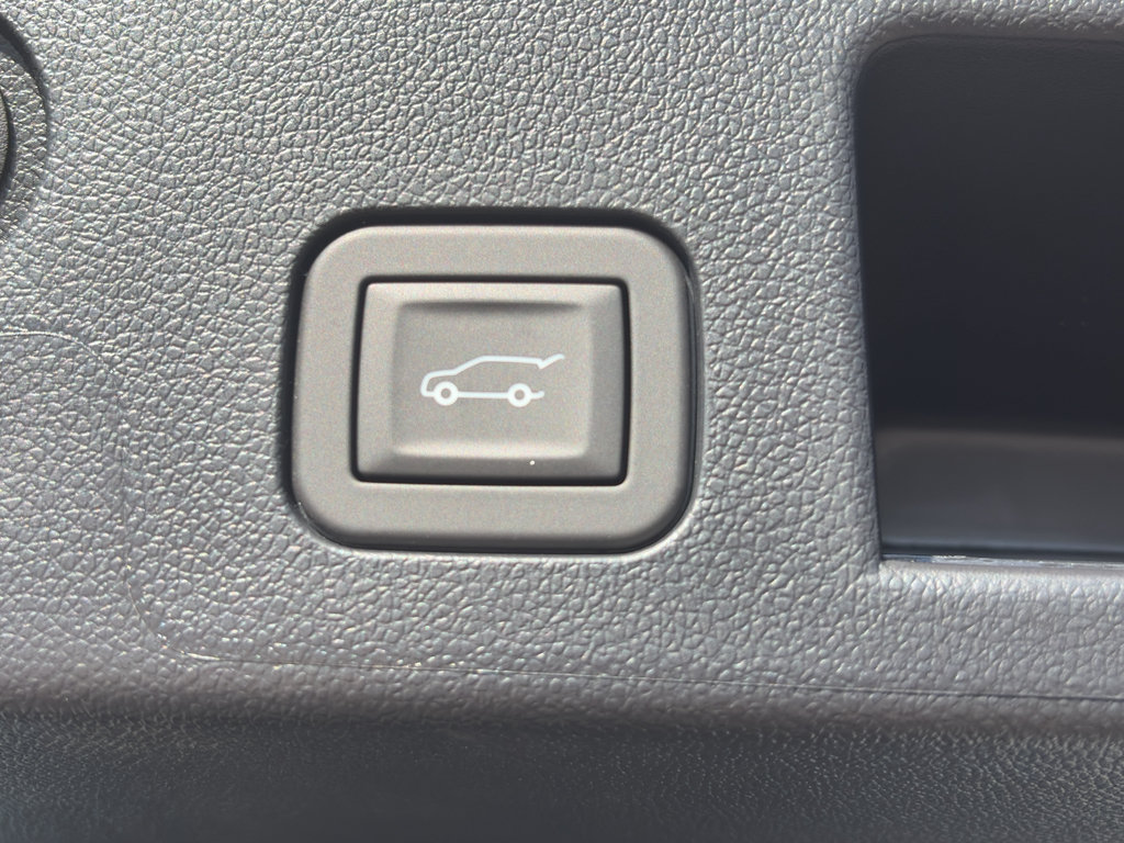 New 2027 Chevrolet Equinox ACTIV w/ Safety and Technology Package AWD/4WD image 31