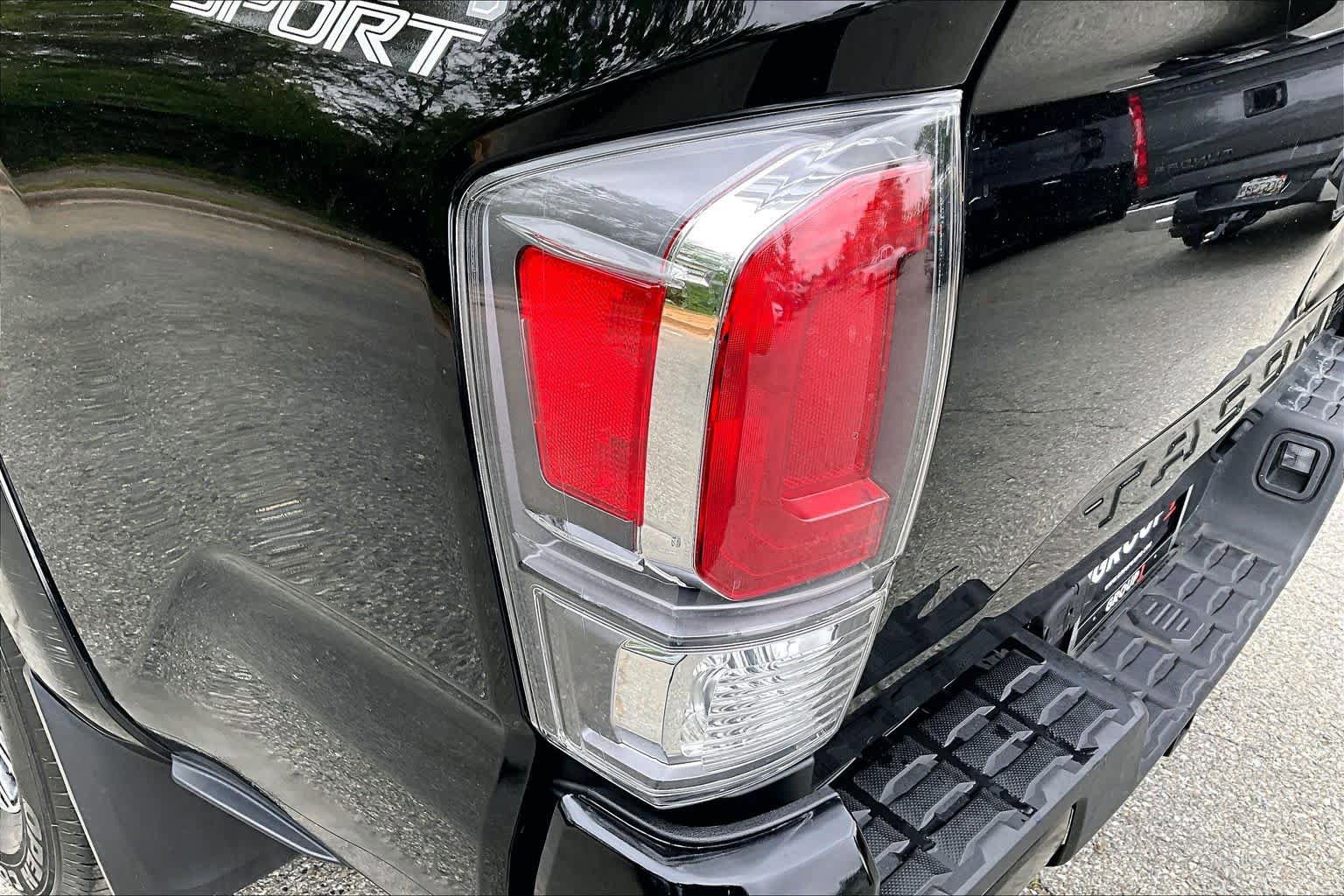 Used 2023 Toyota Tacoma TRD Sport AWD/4WD image 29