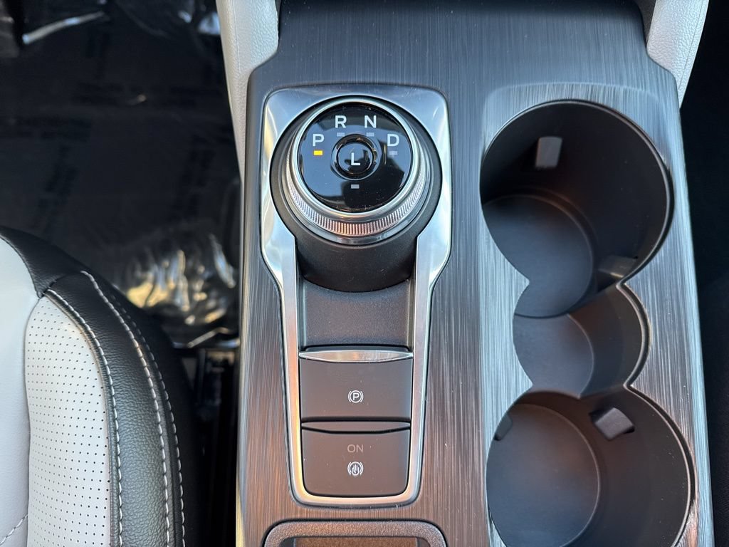 New 2025 Ford Escape SE w/ PHEV Premium Package FWD image 33