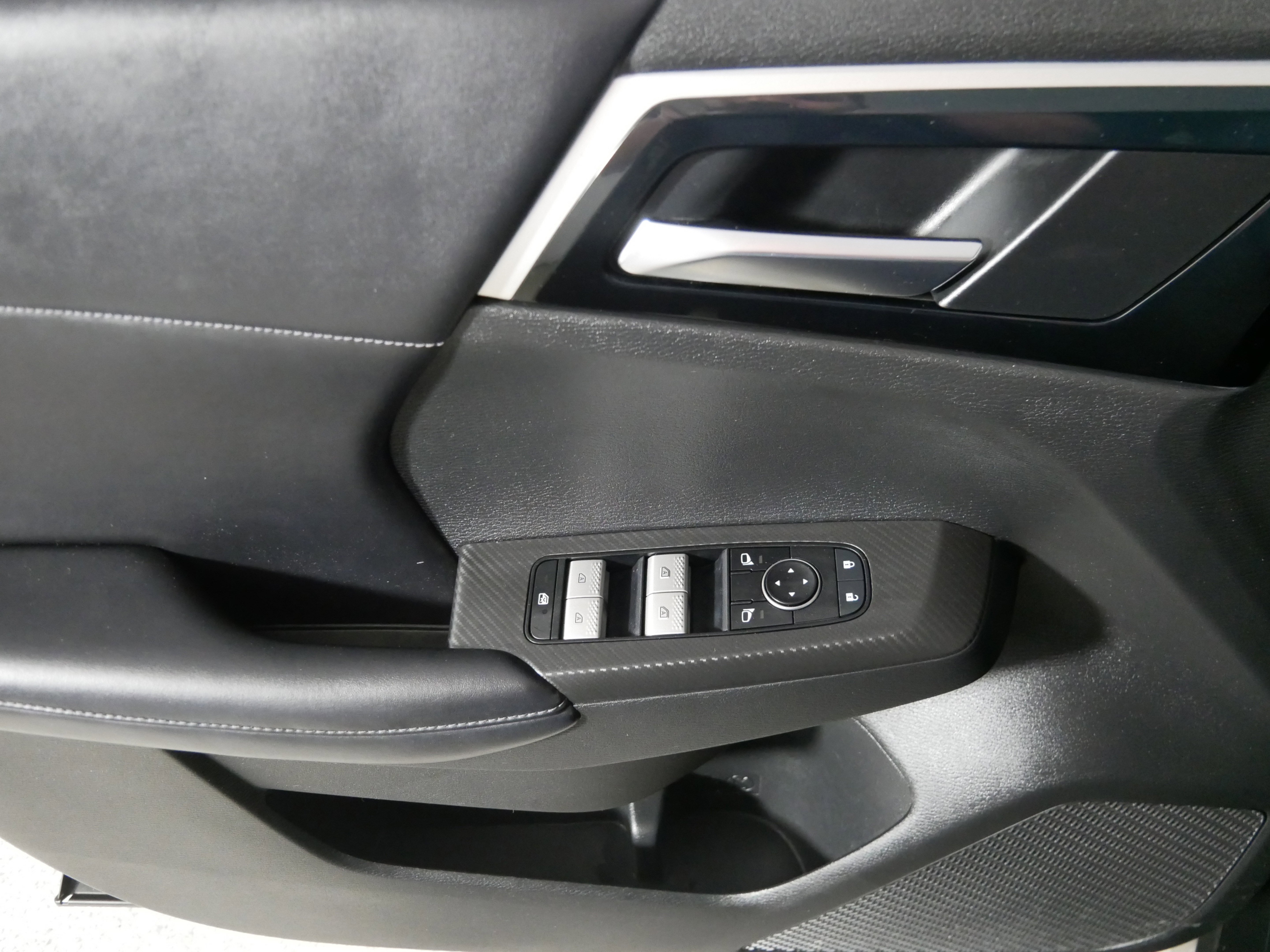 Used 2022 Mitsubishi Outlander SE image 19