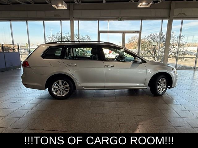 Used 2016 Volkswagen Golf S image 10