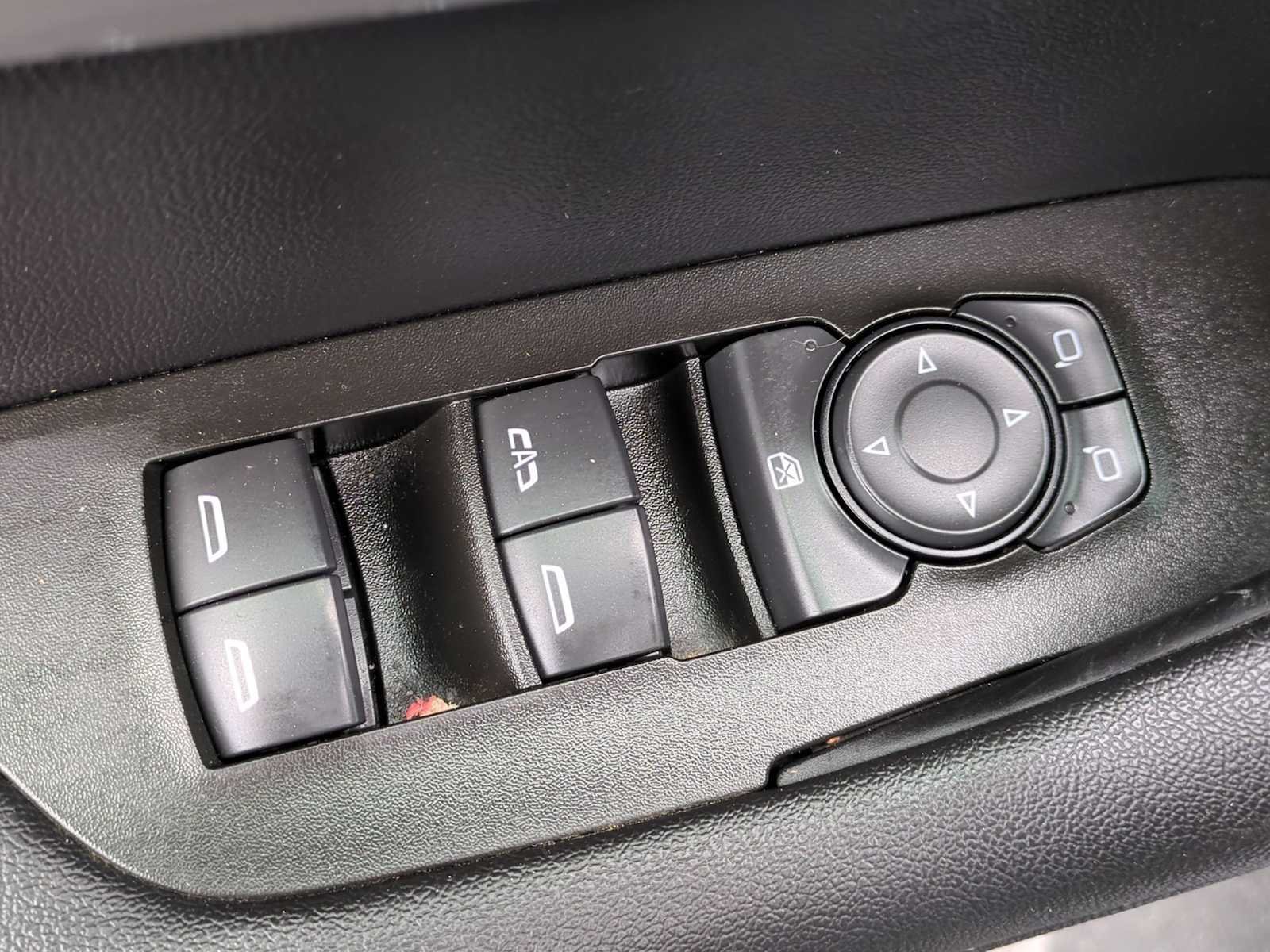 Used 2025 Chevrolet Blazer LT FWD image 11