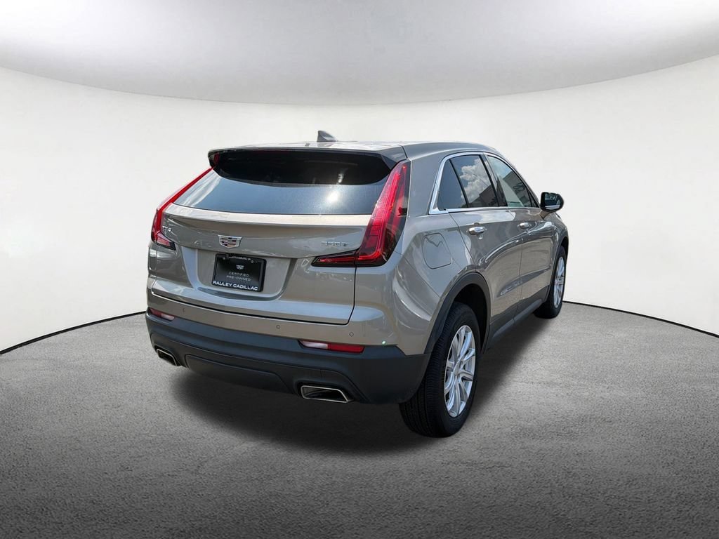 Certified 2022 Cadillac XT4 Luxury w/ Driver Awareness Package FWD image 21