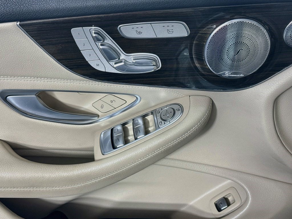 Used 2023 Mercedes-Benz C 300 4MATIC Cabriolet w/ Parking Assistance Package image 22