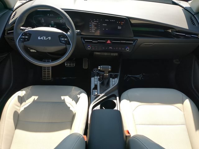 Used 2024 Kia Niro EX Touring FWD image 14