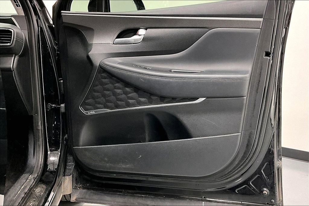 Used 2019 Hyundai Santa Fe Limited image 23