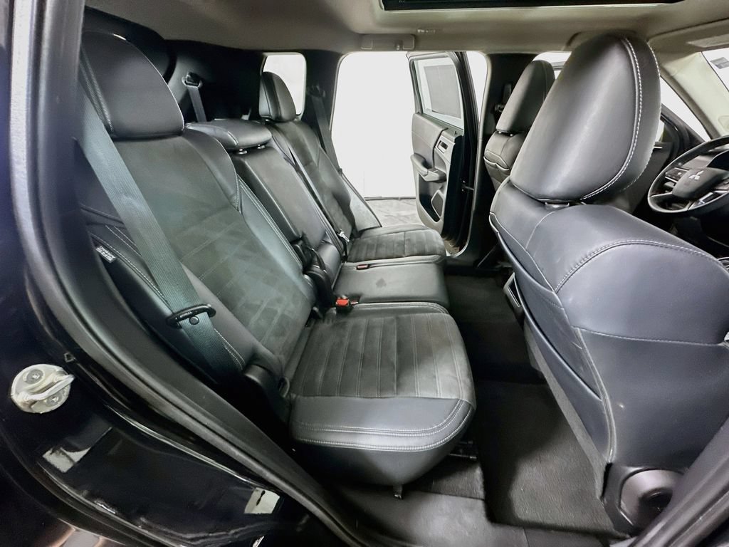 Used 2023 Mitsubishi Outlander SE AWD/4WD image 12