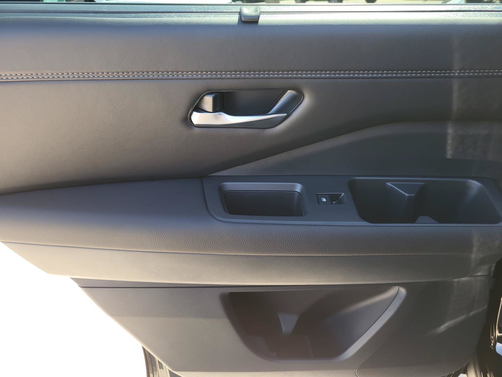 New 2026 Nissan Pathfinder Platinum w/ Accent Package FWD image 15