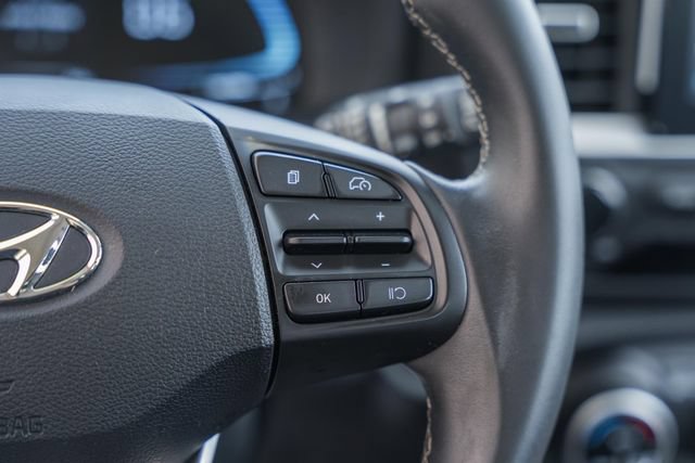 Used 2024 Hyundai Venue SEL FWD image 31