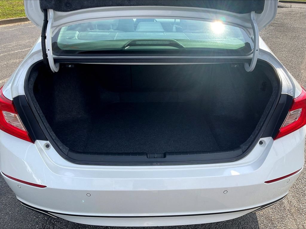 Certified 2018 Honda Accord Touring image 16
