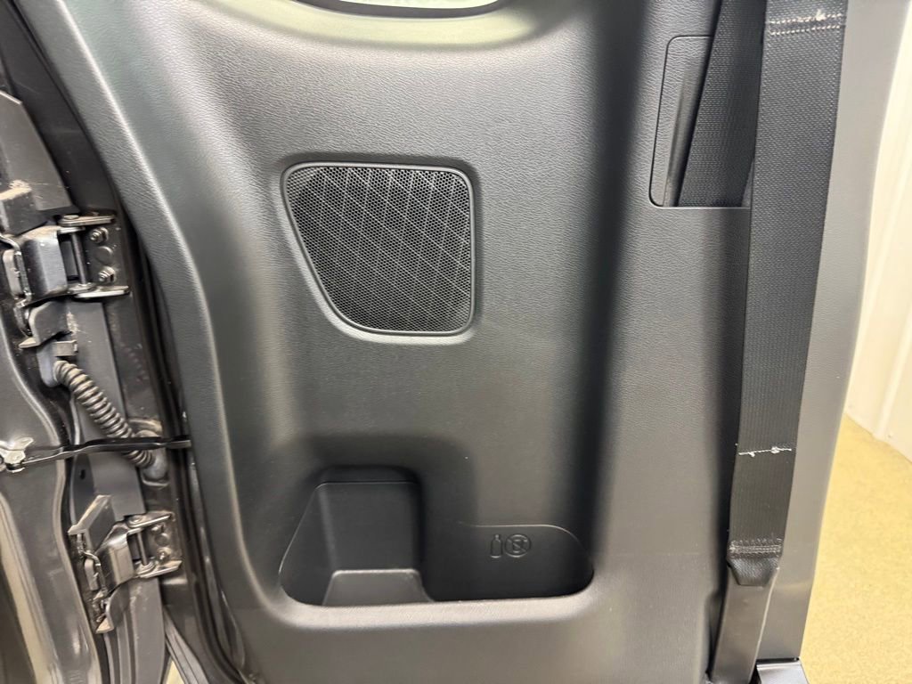 Used 2024 Nissan Frontier S w/ Technology Package image 15