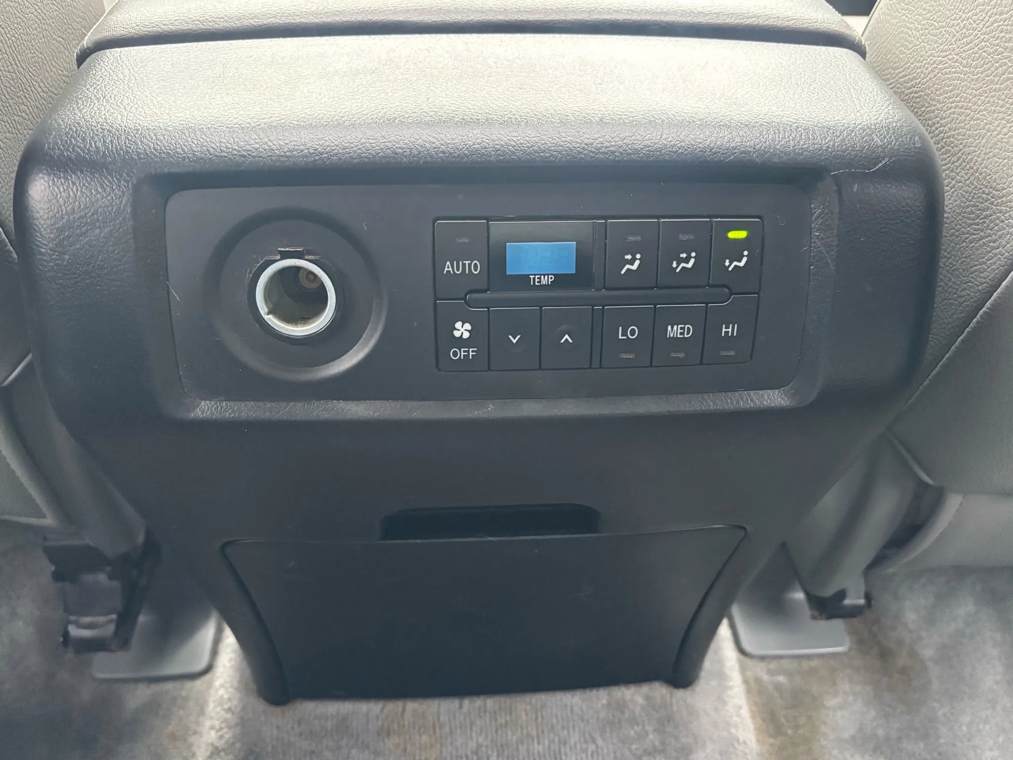 Used 2008 Toyota Sequoia Limited RWD image 32