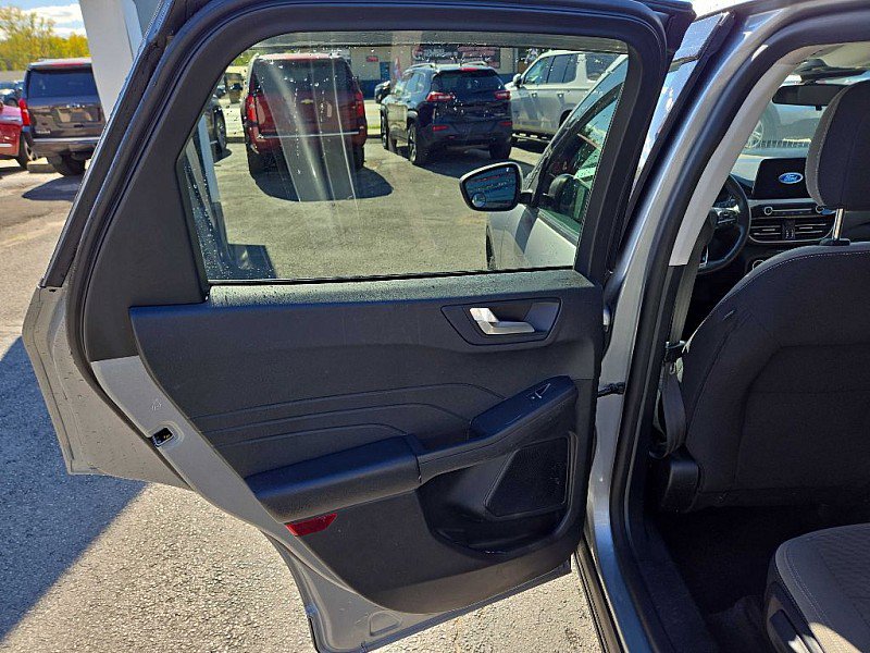 Used 2021 Ford Escape SE w/ Cold Weather Package image 11