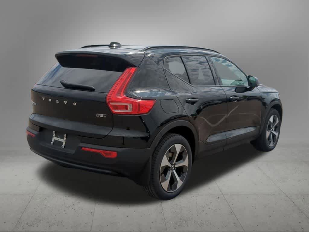 New 2026 Volvo XC40 B5 Plus w/ Protection Package Premier AWD/4WD image 6